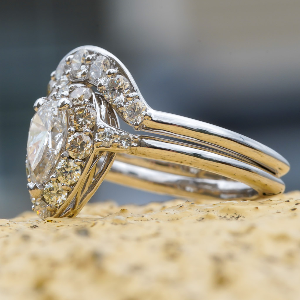 Pear-shaped Custom Wedding Set in White Gold