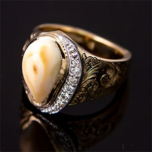 Elk Tooth Hand-Engraved Gold Ring